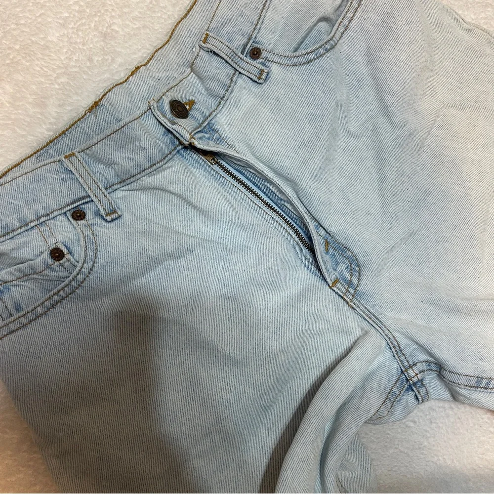 Vintage Levi's 90's Light Wash 550 Relaxed Fit Long Denim Jean Shorts Women's 13